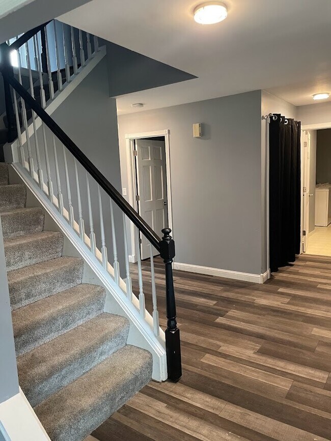 Building Photo - 706 Ferret Crossing