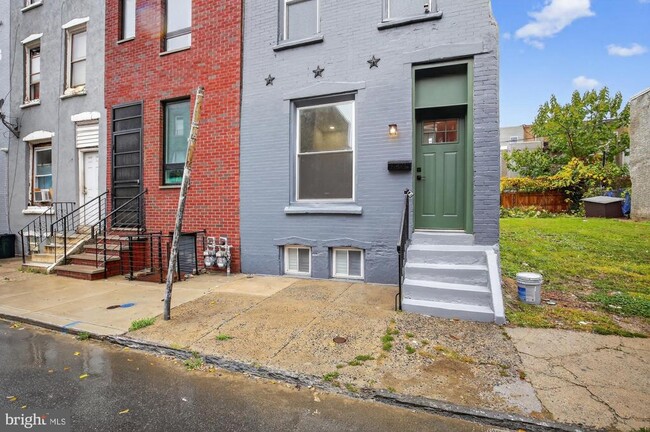 Building Photo - 2447 Turner St