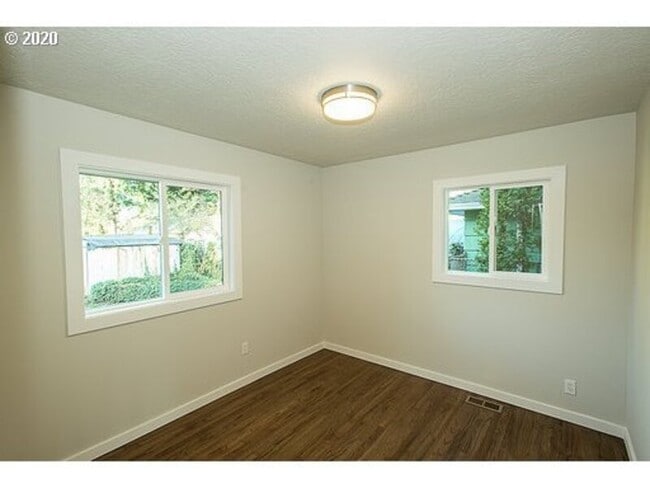 Building Photo - 18641 NE Everett Ct