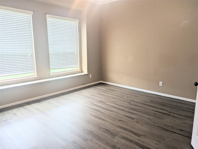 Building Photo - 6318 Orange Blossom Ln