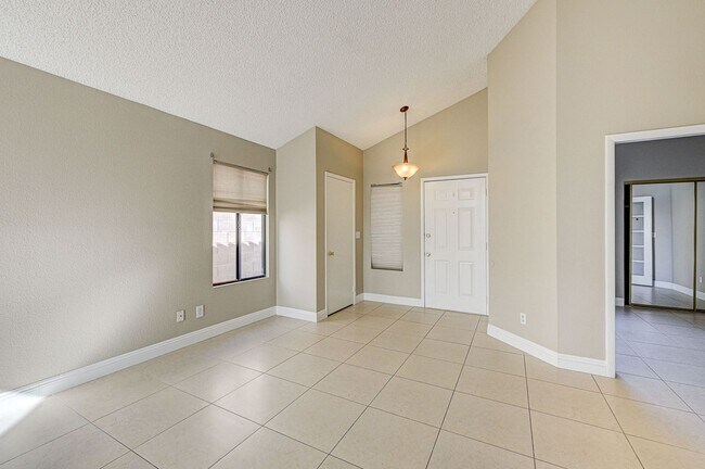 Building Photo - 3 bedroom single story in Henderson!