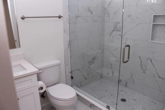 Building Photo - 54 Davis St