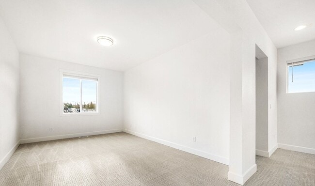 Building Photo - Gorgeous large 4 bedroom home in Tehaleh a...