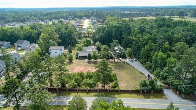 Building Photo - 1256 Chambers Rd