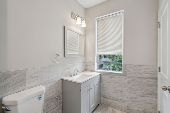 Building Photo - 2612 Annin St