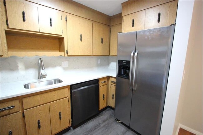 Building Photo - 70 Beach St