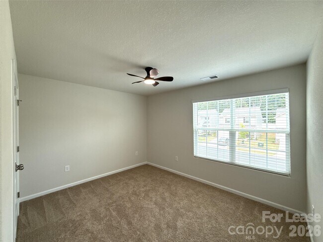Building Photo - 6225 Lowe Ln