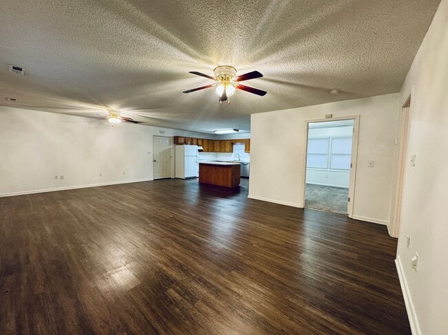Building Photo - 169 Butterfield Cir