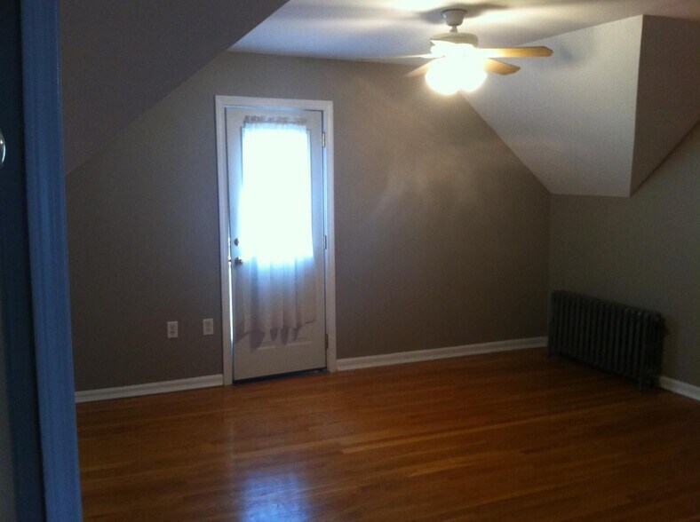 Building Photo - 246 Shaw St