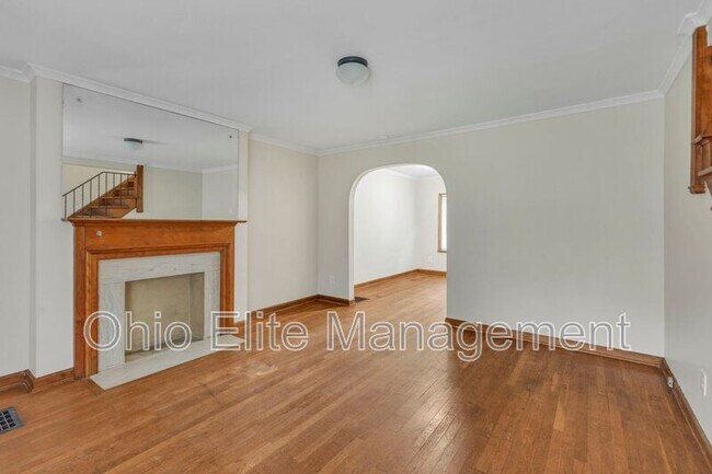 Building Photo - 49 S Burgess Ave