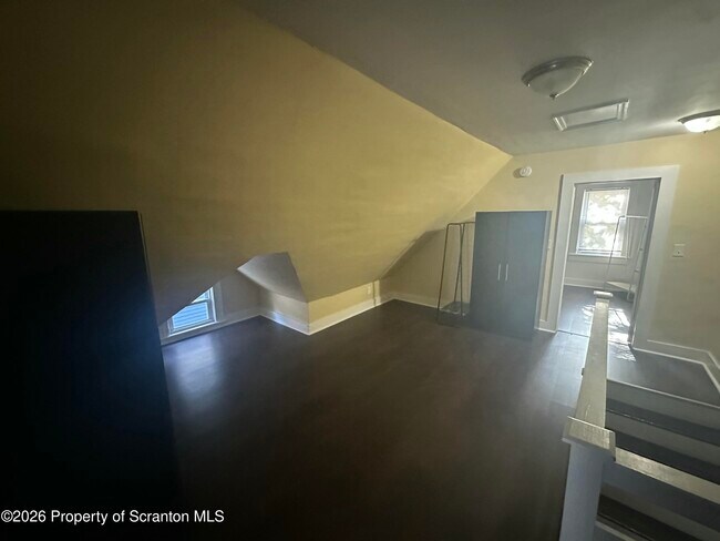 Building Photo - 916-918 Grandview St