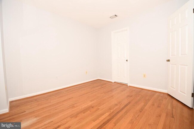 Building Photo - 601 N Tazewell St