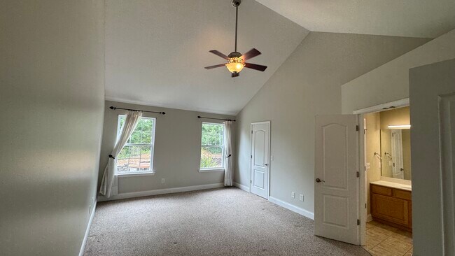 Building Photo - 5685 Hyacinth Ln