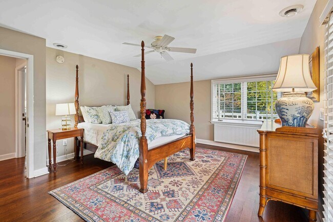 Building Photo - 5969 N Shore Dr