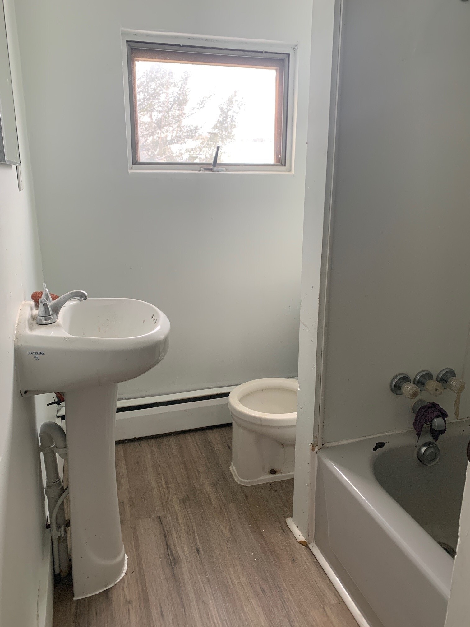 Downstairs bathroom - 10 South St