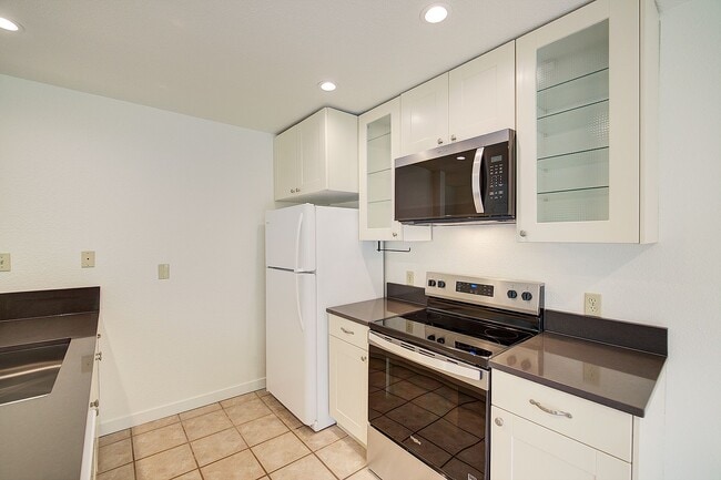 Building Photo - 2Bd/1Ba Issaquah Duplex
