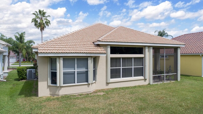 Building Photo - 665 SW Lake Charles Cir