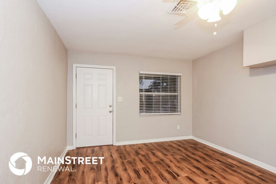 Building Photo - 5320 1st Ave S