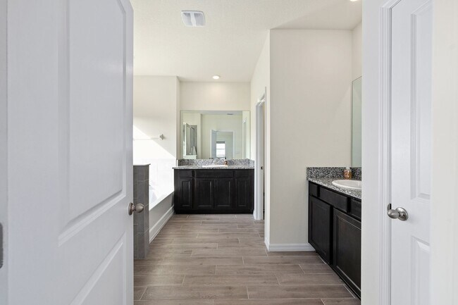 Building Photo - New Home In Arbor Greens