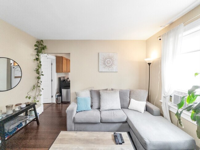 Building Photo - 24 Annafran St