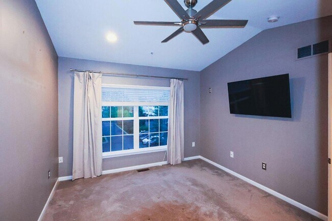 Building Photo - 39194 Brookfield Dr
