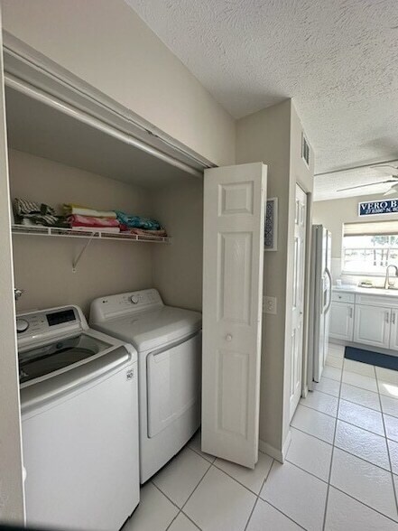 Building Photo - 740 Lake Orchid Cir