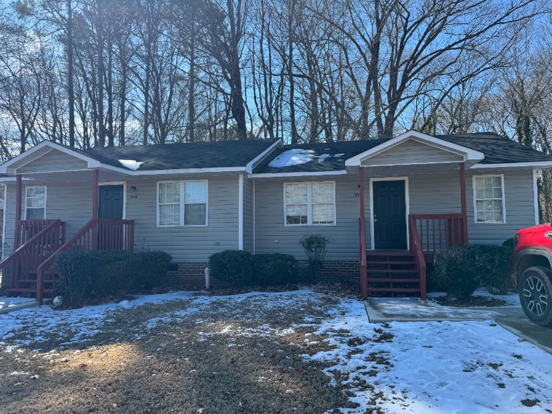 Building Photo - 212 Cooper St