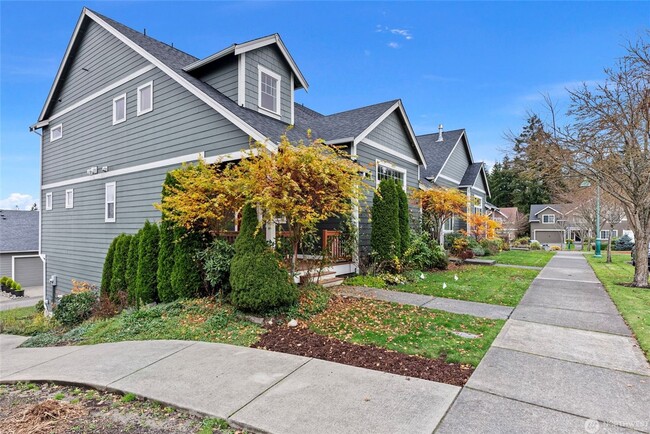 Building Photo - End-Unit Townhouse in Harbor Crossing