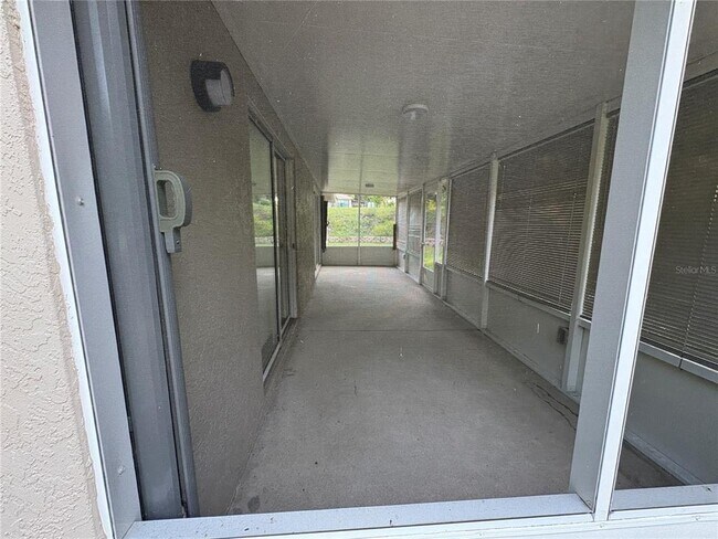 Building Photo - 9832 SW 196th Avenue Rd