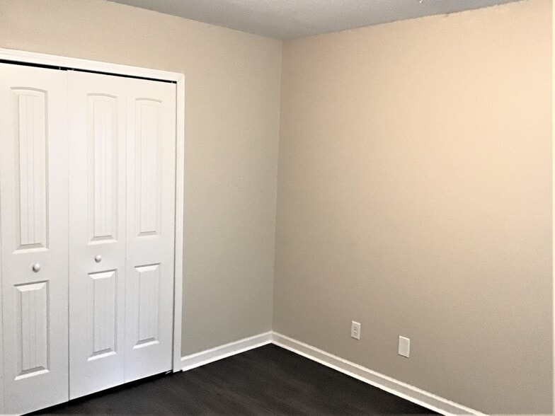 Building Photo - 108 Crooked Oaks Dr