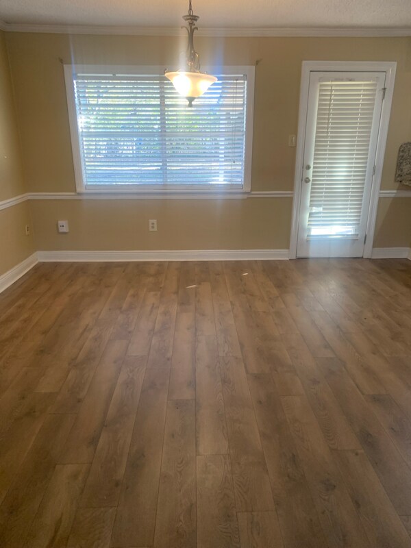 Building Photo - 16912 Dahlgren Ave