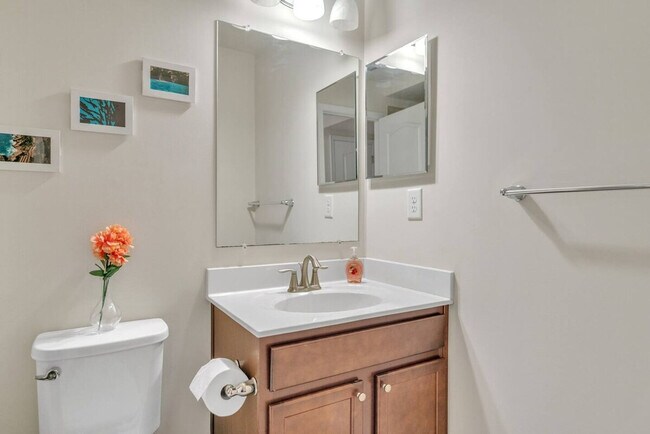 Building Photo - 7980 Blue Stream Dr