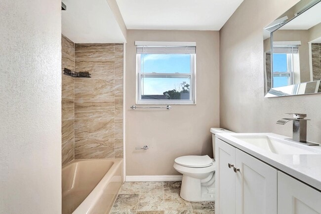 Building Photo - 7611 Spirea Dr