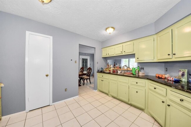 Building Photo - 2638 S Camden Pkwy