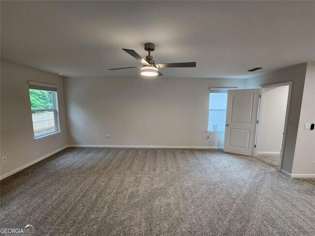 Building Photo - 235 Vly Oak Dr