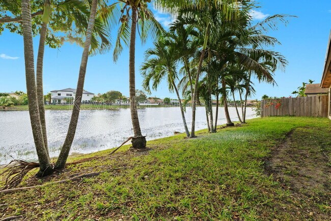 Building Photo - 4332 SW 148th Pl