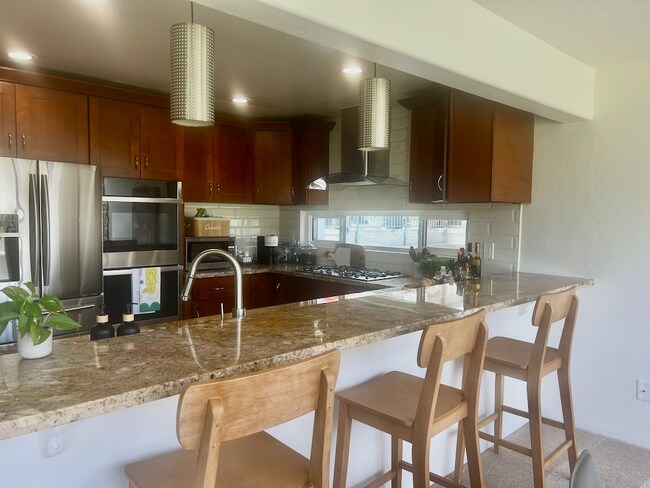 Building Photo - 2556 Navarra Dr