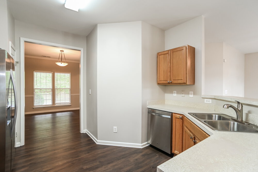 Building Photo - 6833 Tanners Creek Dr