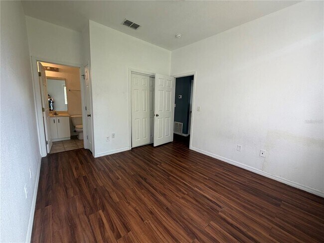 Building Photo - 353 Port Pleasant Dr