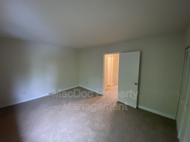 Building Photo - 5209 Heritage Dr