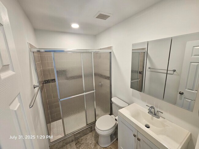 Building Photo - 329 NE Cullman Ct