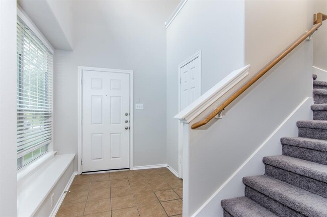 Building Photo - 215 N Burberry Park Cir