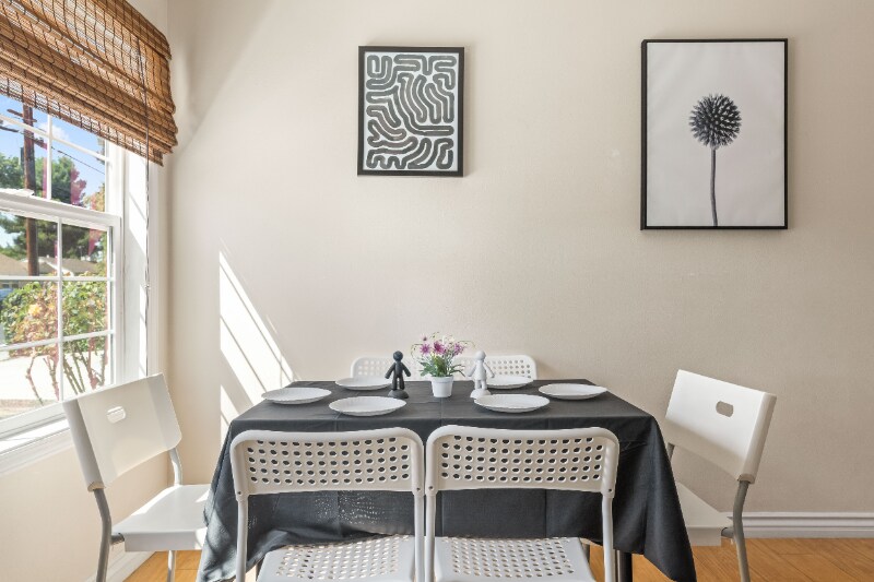 Primary Photo - 7452 Jamieson Ave