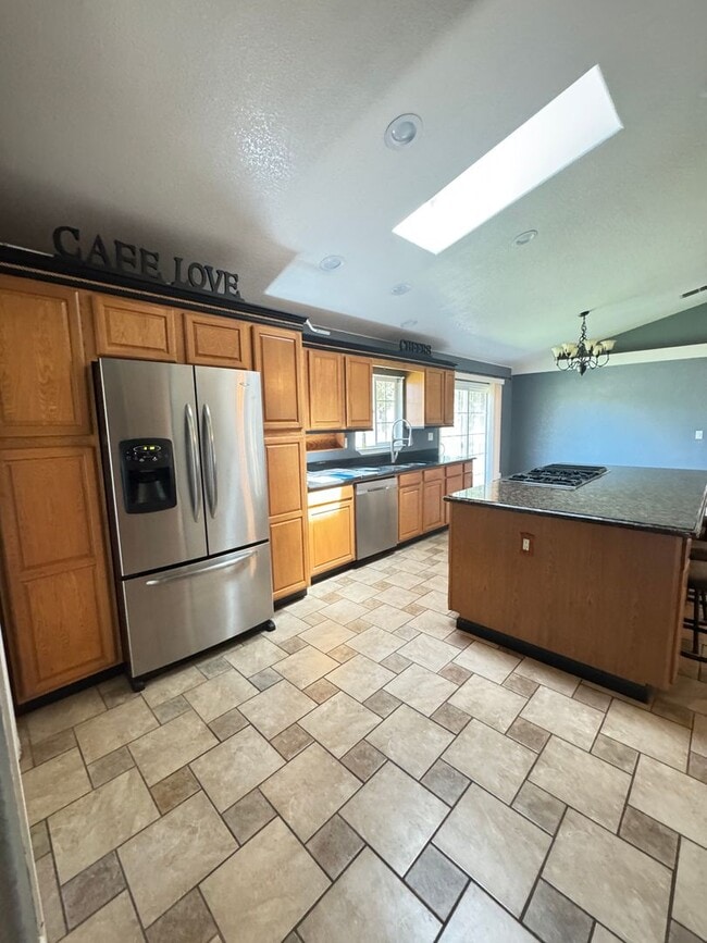 Building Photo - 3 bed/2 ba country home