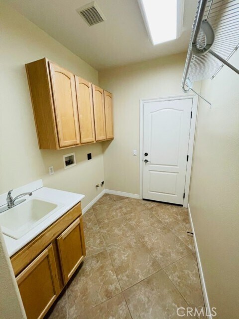 Building Photo - 1574 Glencrest Dr