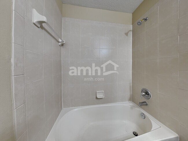 Building Photo - 2340 Norwood Pl