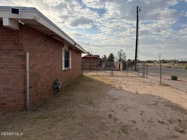 Building Photo - 8877 Dulce Cir