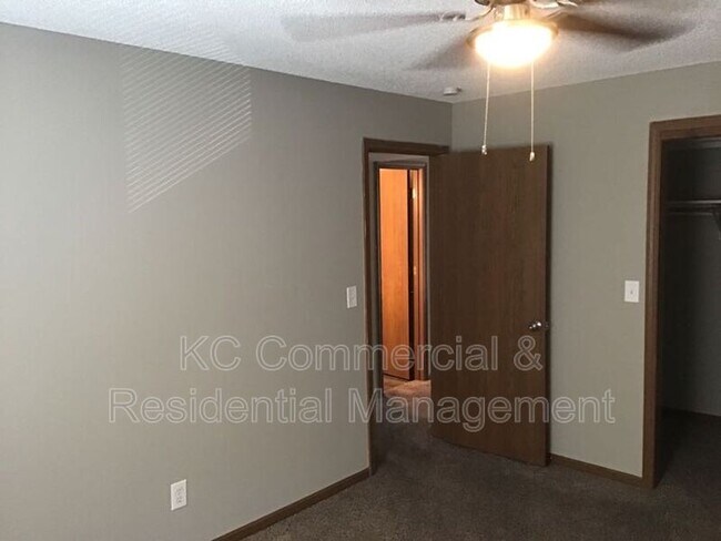 Building Photo - 211 W Main St