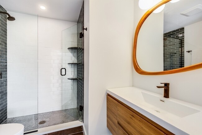 Building Photo - 199 Coolidge Ave