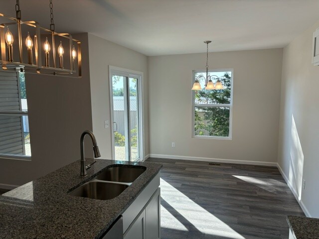 Building Photo - 905 Jefferson St